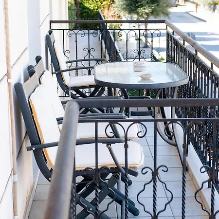 Quiet Apartment Close To The Center Of Trikala Esterno foto